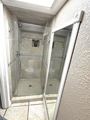 7124 S Gessner Road, Houston, TX 77036