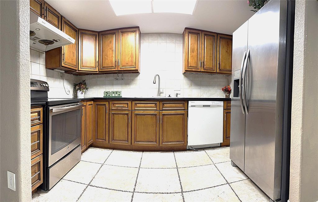 7124 S Gessner Road, Houston, TX 77036