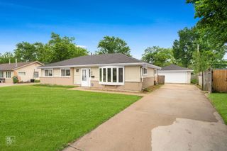 75 Kingman Lane, Hoffman Estates, IL 60169