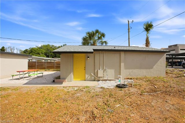 1640 Daniels DR B, North Fort Myers, FL 33917