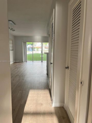 7304 SW 82nd St A105, Miami, FL 33143