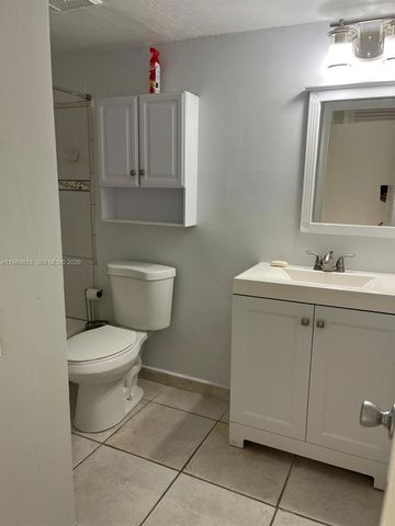 7304 SW 82nd St A105, Miami, FL 33143