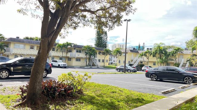 7304 SW 82nd St A105, Miami, FL 33143