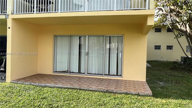 7304 SW 82nd St A105, Miami, FL 33143