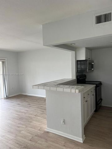 7304 SW 82nd St A105, Miami, FL 33143