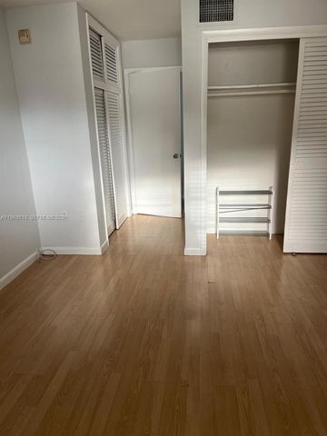 7304 SW 82nd St A105, Miami, FL 33143