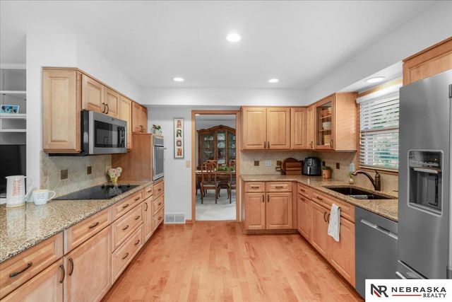 431 Lakewood Drive, Lincoln, NE 68510