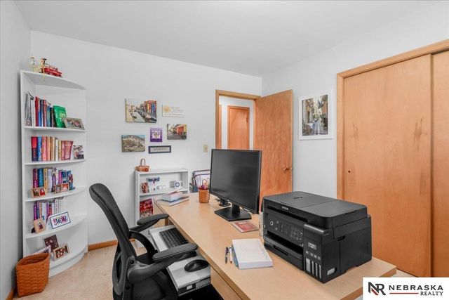 431 Lakewood Drive, Lincoln, NE 68510