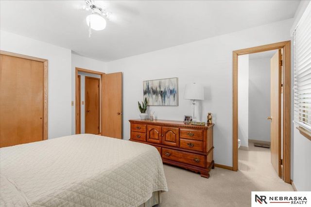431 Lakewood Drive, Lincoln, NE 68510