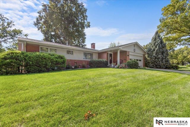 431 Lakewood Drive, Lincoln, NE 68510