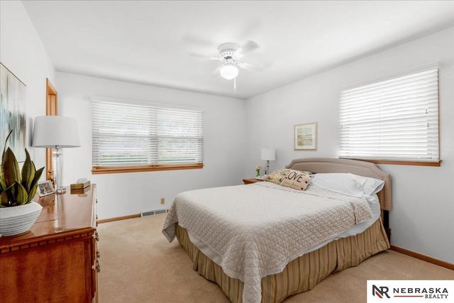 431 Lakewood Drive, Lincoln, NE 68510