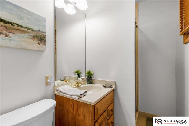 431 Lakewood Drive, Lincoln, NE 68510