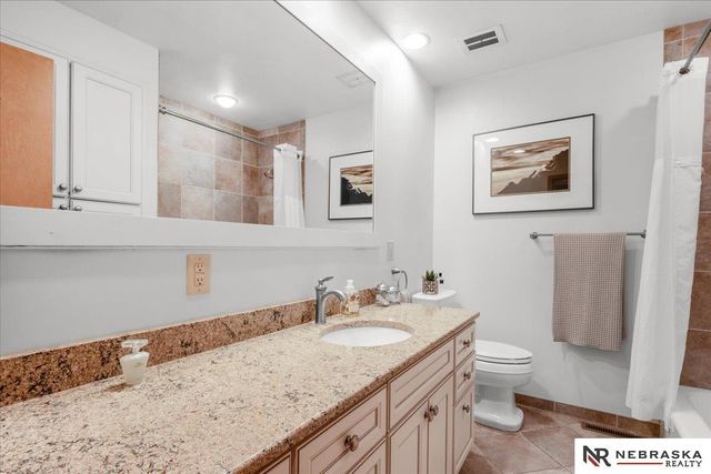 431 Lakewood Drive, Lincoln, NE 68510