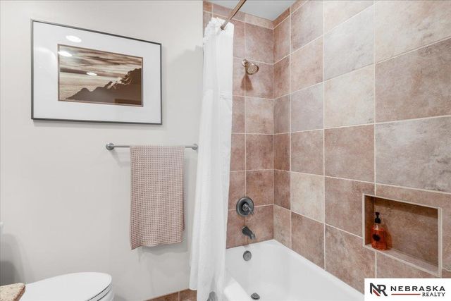 431 Lakewood Drive, Lincoln, NE 68510