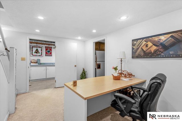 431 Lakewood Drive, Lincoln, NE 68510