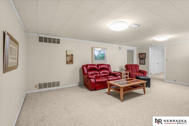 431 Lakewood Drive, Lincoln, NE 68510