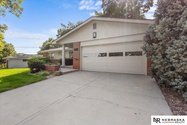 431 Lakewood Drive, Lincoln, NE 68510
