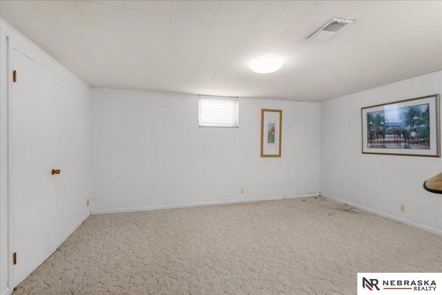 431 Lakewood Drive, Lincoln, NE 68510