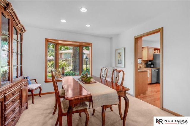431 Lakewood Drive, Lincoln, NE 68510