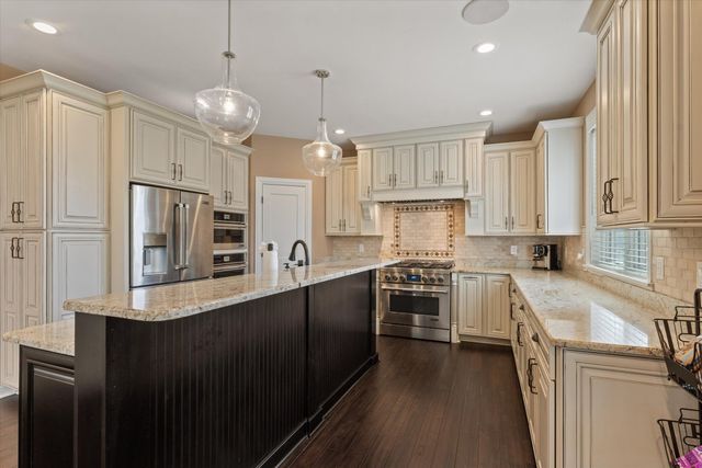 13560 Limerick Drive, St. John, IN 46373