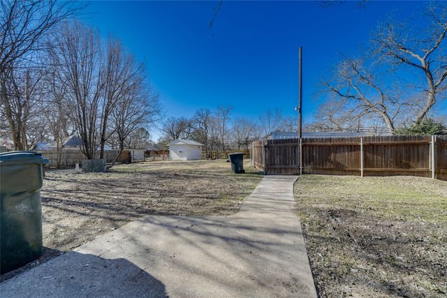 1312 S Travis Street, Sherman, TX 75090