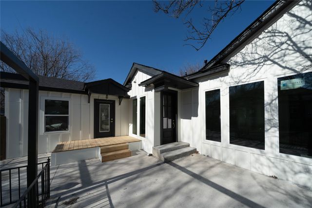 1312 S Travis Street, Sherman, TX 75090