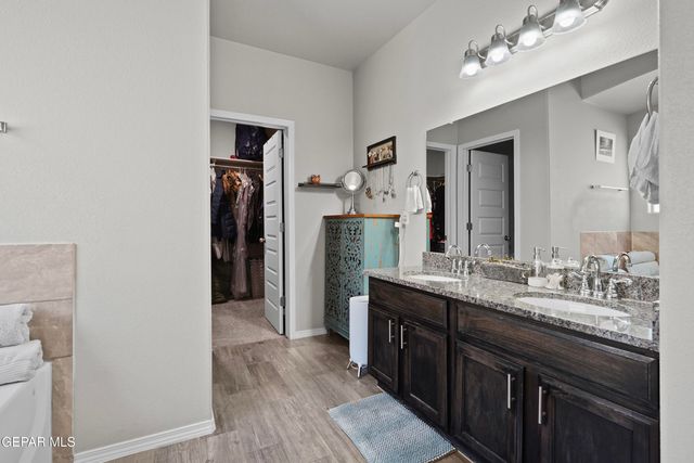 3937 DESERT DUNES Drive, El Paso, TX 79938