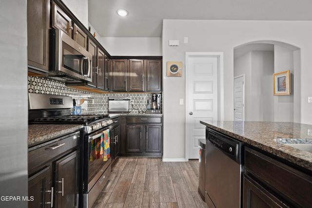 3937 DESERT DUNES Drive, El Paso, TX 79938