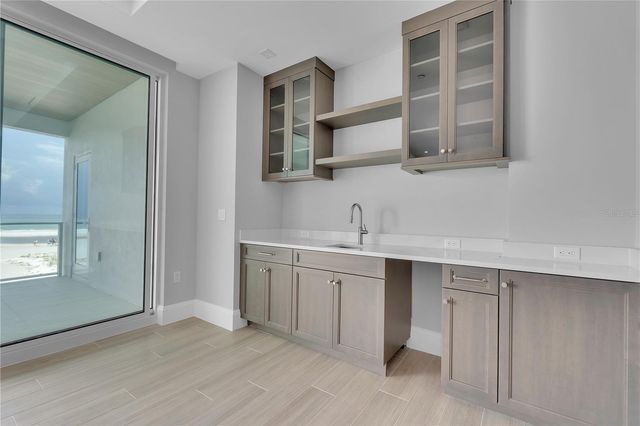 70 AVENIDA VENECCIA 202, Sarasota, FL 34242