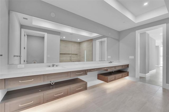 70 AVENIDA VENECCIA 202, Sarasota, FL 34242