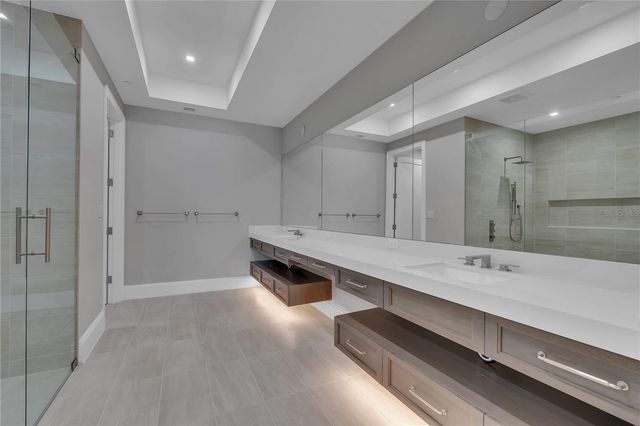 70 AVENIDA VENECCIA 202, Sarasota, FL 34242