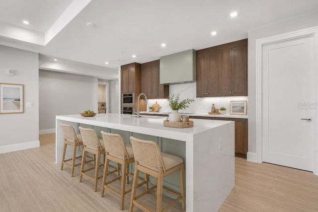 70 AVENIDA VENECCIA 202, Sarasota, FL 34242