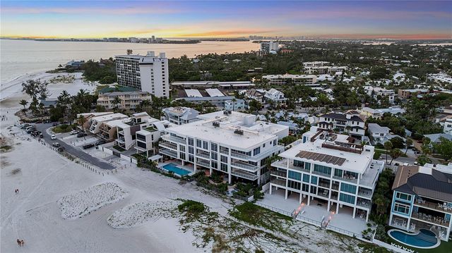70 AVENIDA VENECCIA 202, Sarasota, FL 34242