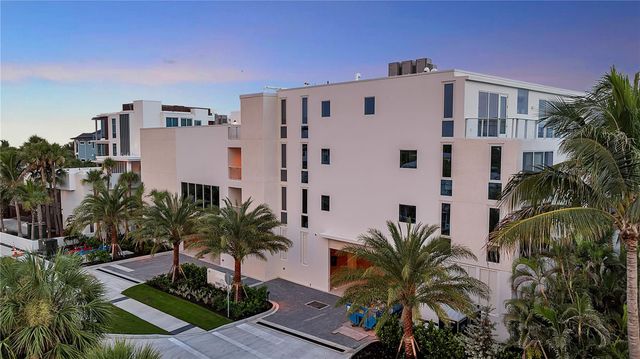 70 AVENIDA VENECCIA 202, Sarasota, FL 34242