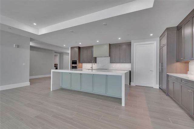 70 AVENIDA VENECCIA 202, Sarasota, FL 34242