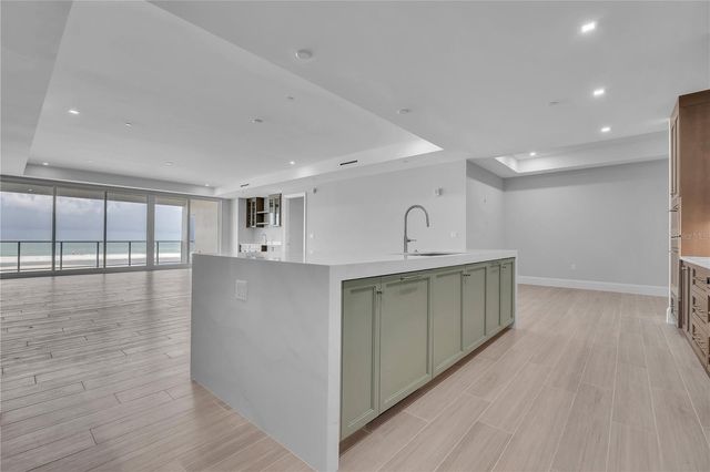 70 AVENIDA VENECCIA 202, Sarasota, FL 34242