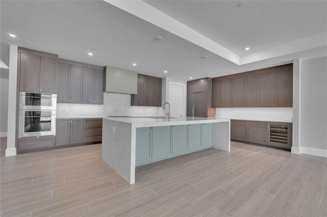 70 AVENIDA VENECCIA 202, Sarasota, FL 34242