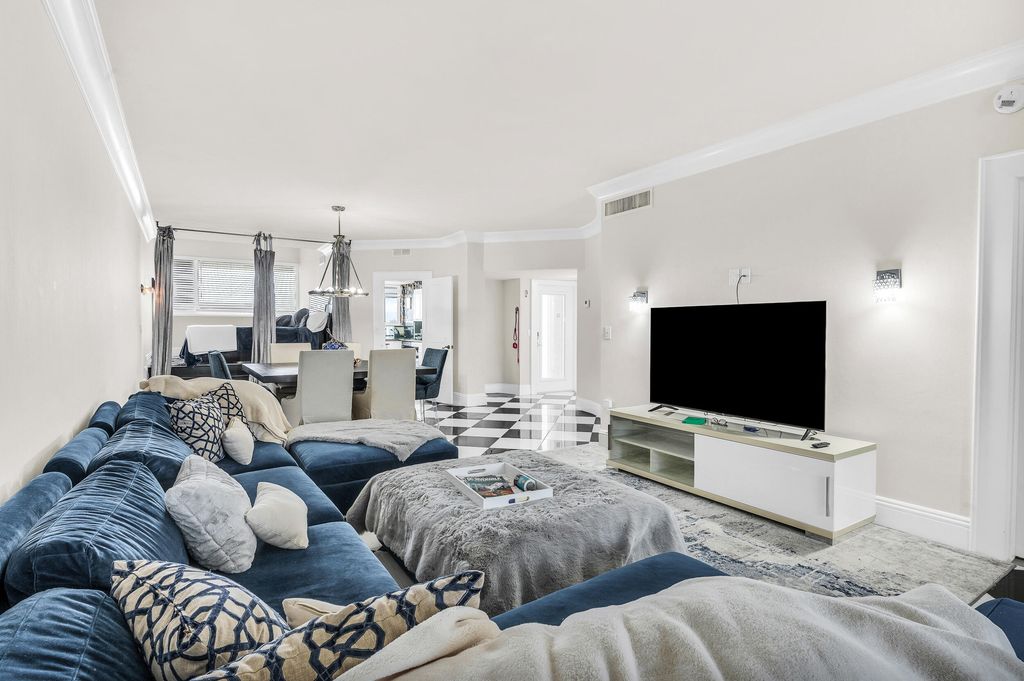 333 S Sunset Drive 204, Fort Lauderdale, FL 33301