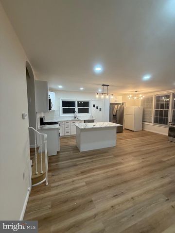 8409 LORETTO AVE, Philadelphia, PA 19152