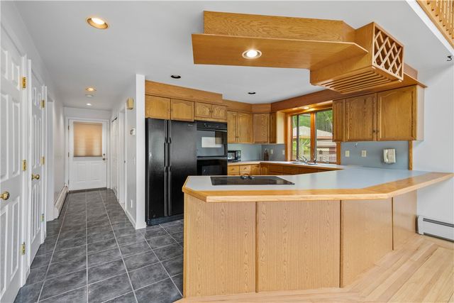 121 West Shore Drive, Exeter, RI 02822