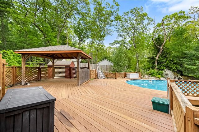 121 West Shore Drive, Exeter, RI 02822
