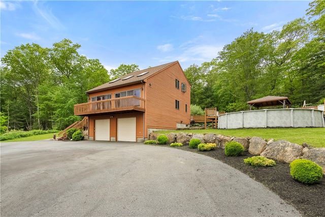 121 West Shore Drive, Exeter, RI 02822