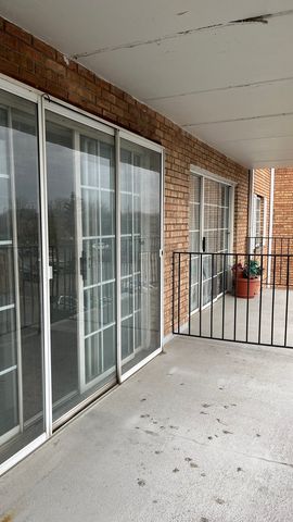 1110 N Farnsworth Avenue 211, Aurora, IL 60505