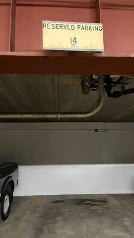 1110 N Farnsworth Avenue 211, Aurora, IL 60505