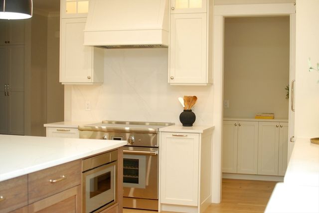 30 Harness Lane, Concord, MA 01742