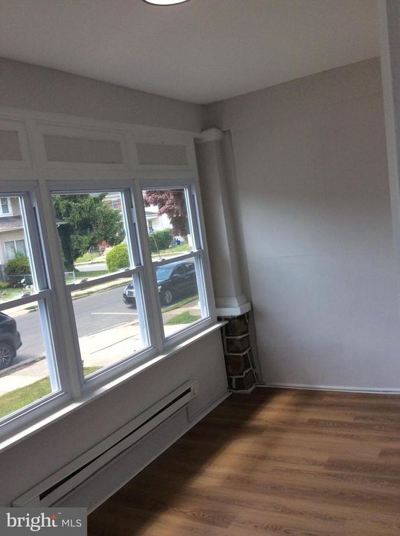 Image 13 of property listing at 423 BONSALL AVE, Lansdowne, PA 19050