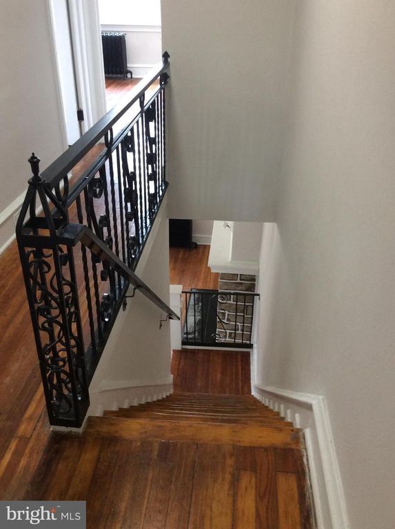 Image 16 of property listing at 423 BONSALL AVE, Lansdowne, PA 19050