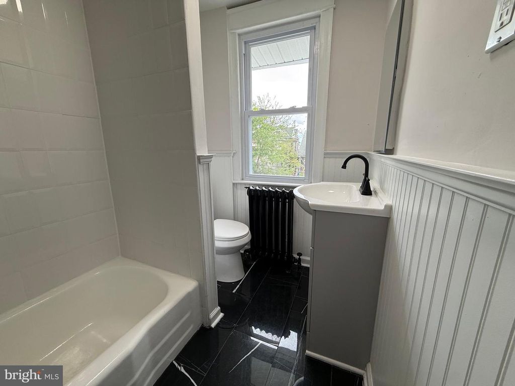 Image 20 of property listing at 423 BONSALL AVE, Lansdowne, PA 19050