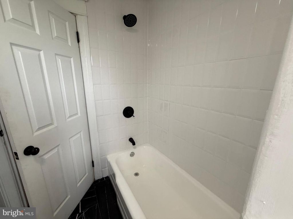 Image 21 of property listing at 423 BONSALL AVE, Lansdowne, PA 19050