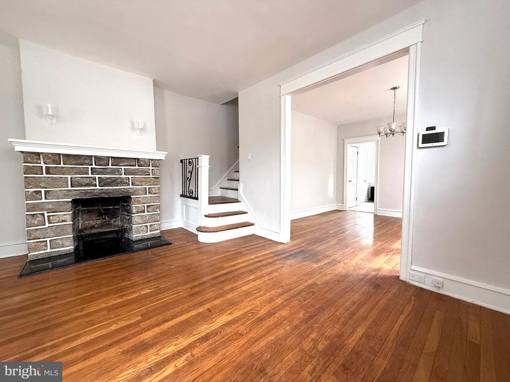 Image 3 of property listing at 423 BONSALL AVE, Lansdowne, PA 19050